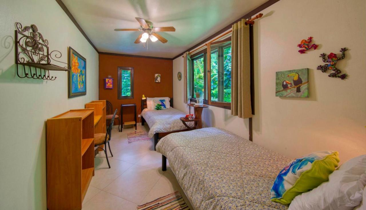 Lucky Bug Bed And Breakfast Nuevo Arenal Esterno foto