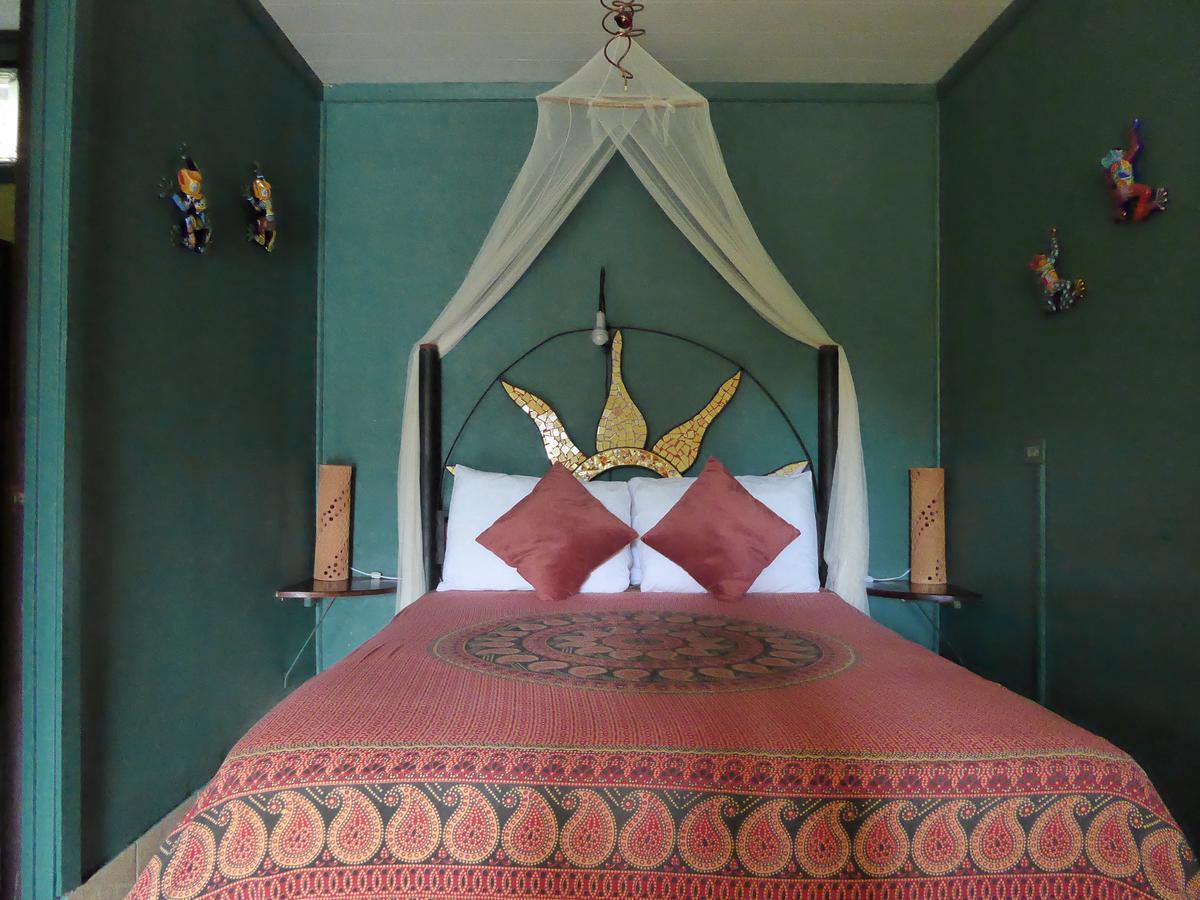 Lucky Bug Bed And Breakfast Nuevo Arenal Esterno foto